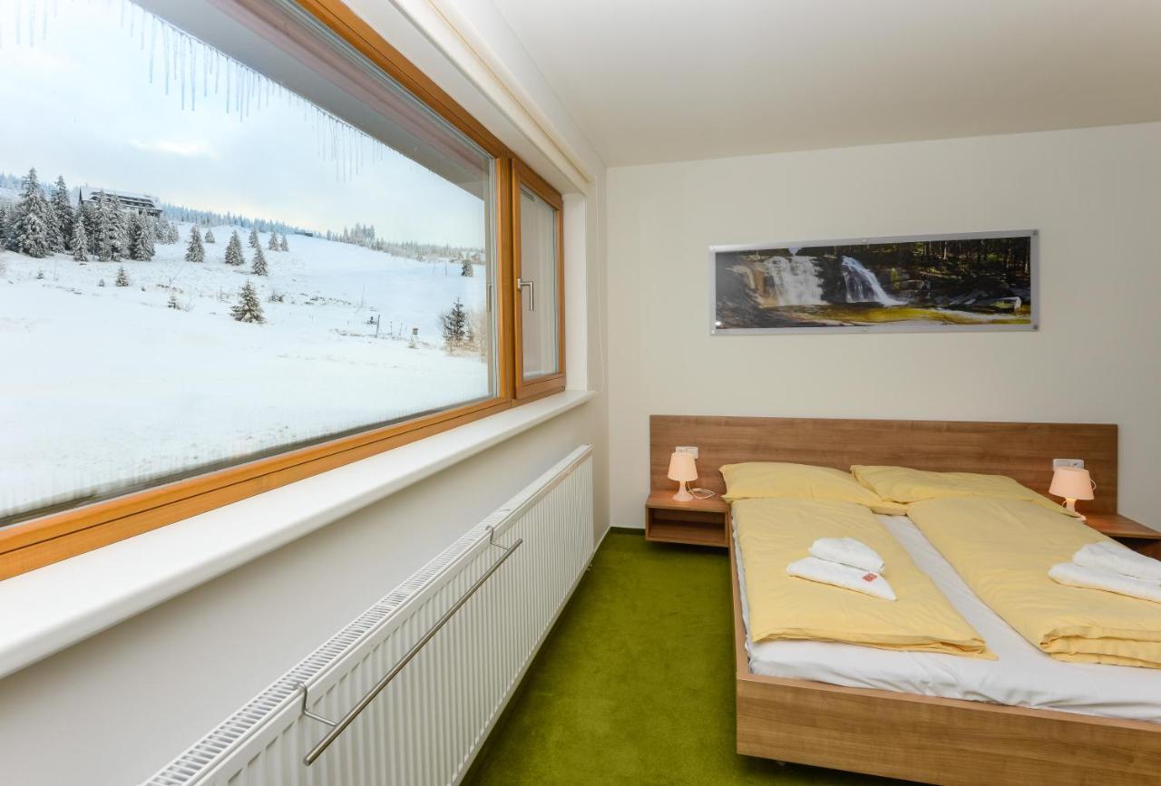 Penzion Andula Friesovy boudy Strážné Esterno foto